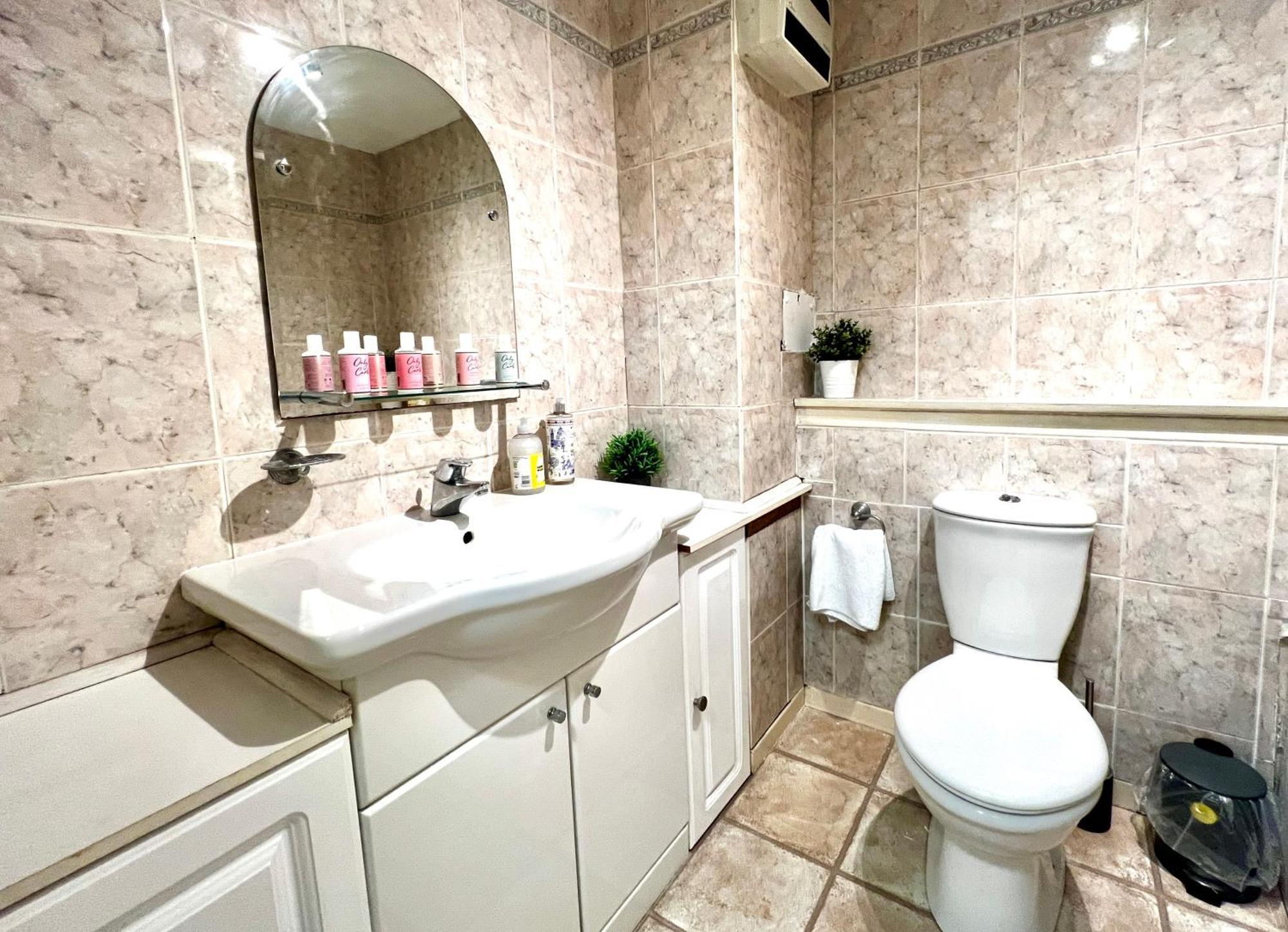 Apartament Ground Floor Flat With Free Parking & Wifi Glasgow Zewnętrze zdjęcie