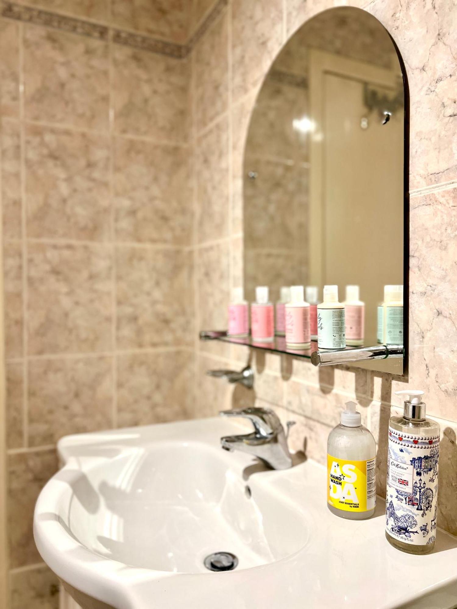 Apartament Ground Floor Flat With Free Parking & Wifi Glasgow Zewnętrze zdjęcie